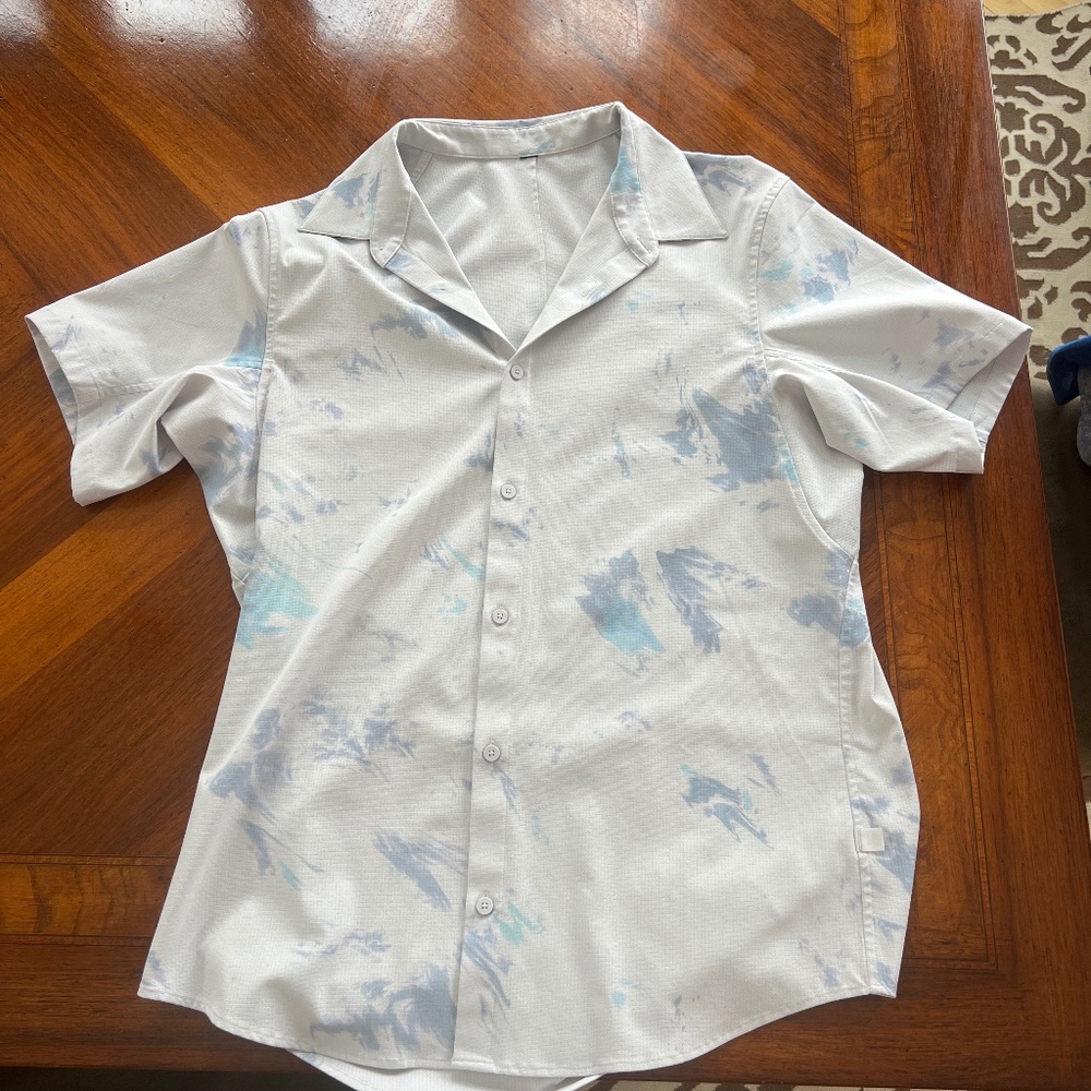 Lulukemon medium, casual shirt